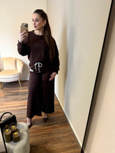 Cosmic confidence suit