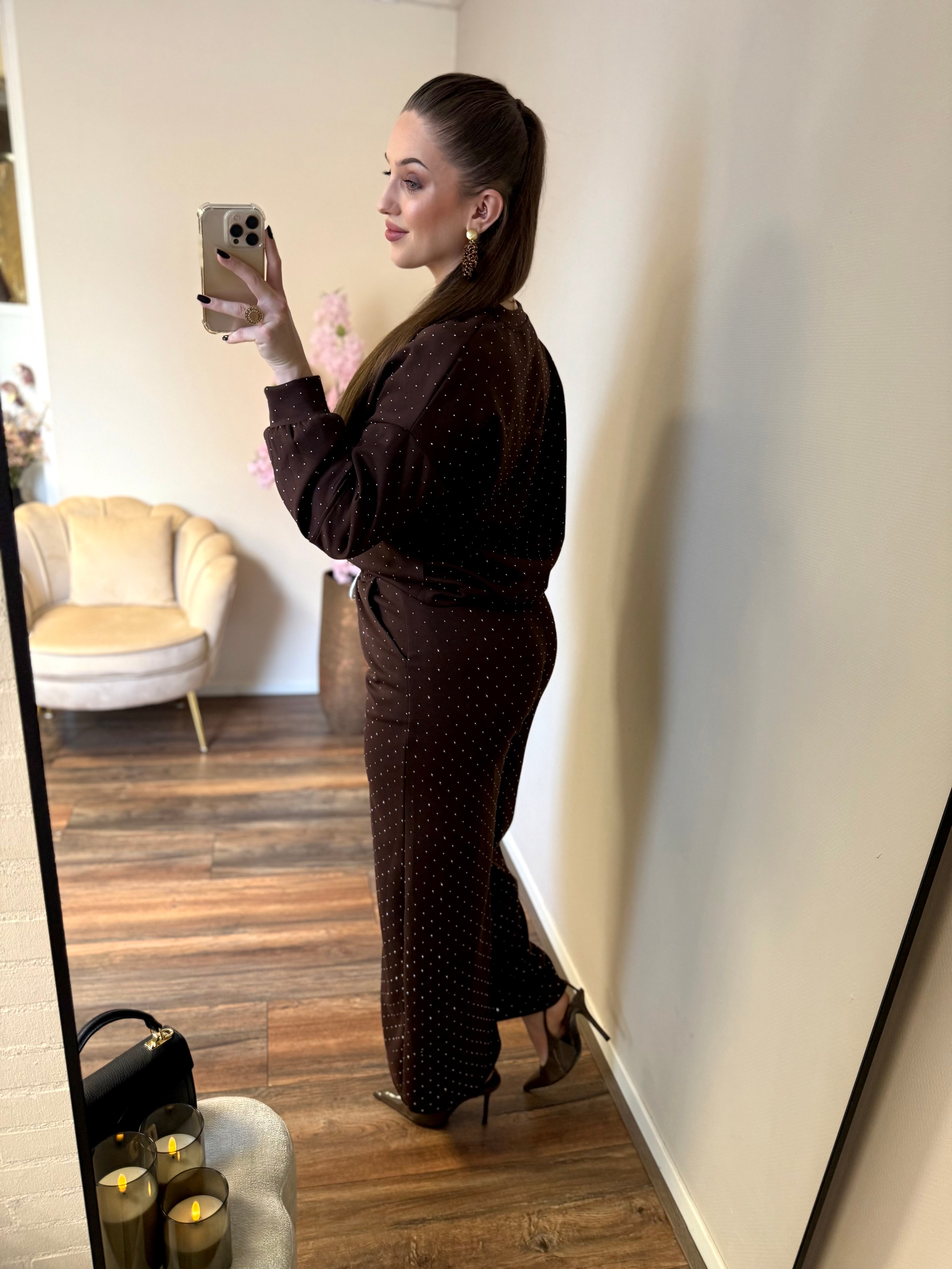 Cosmic confidence suit